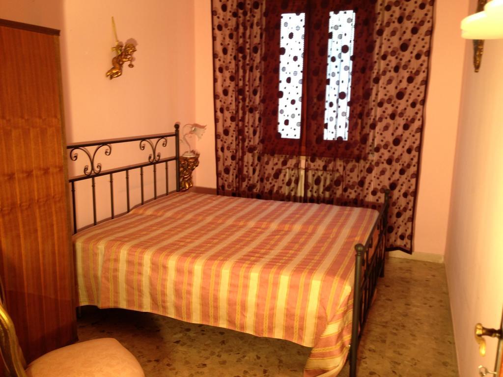 Hotel Stanza Bellaria à Pontedera Chambre photo