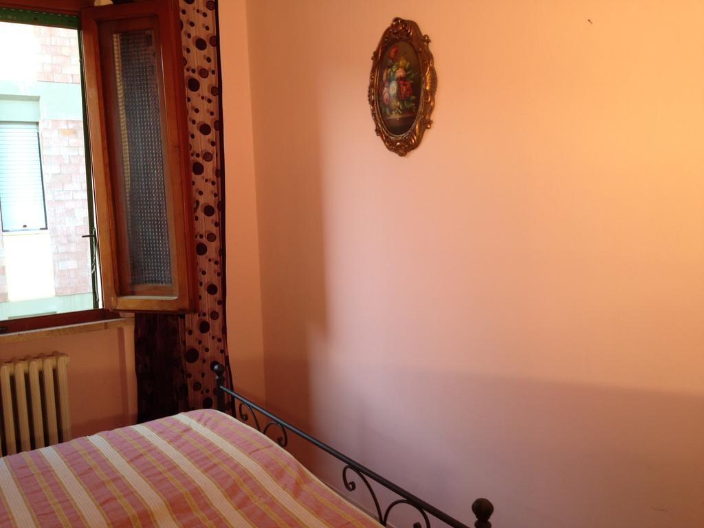 Hotel Stanza Bellaria à Pontedera Chambre photo